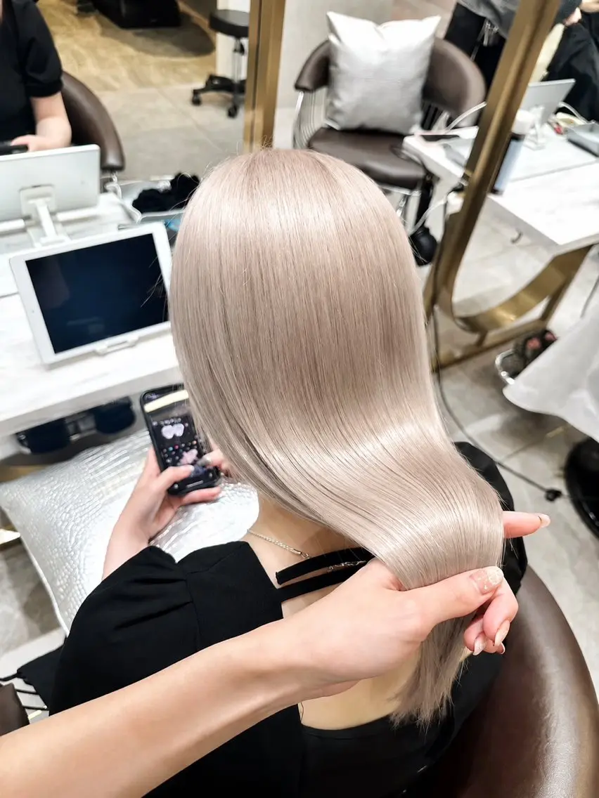 カラー ベージュカラー 透明感カラー ハイトーンカラー ヘアカラー トリートメント ヘッドスパ Rio /ハイトーン /透明感カラーのヘアスタイル