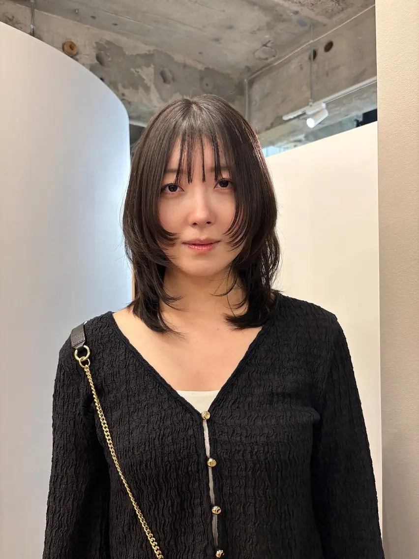 ミディアム カラー カット 足立 七彩のヘアスタイル