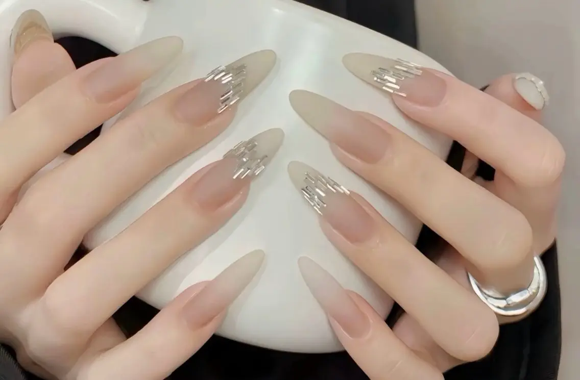 ネイル チークネイル 長さ出し フレンチネイル ガーリー 韓国ネイル sun nail池袋 モデル募集のネイルデザイン