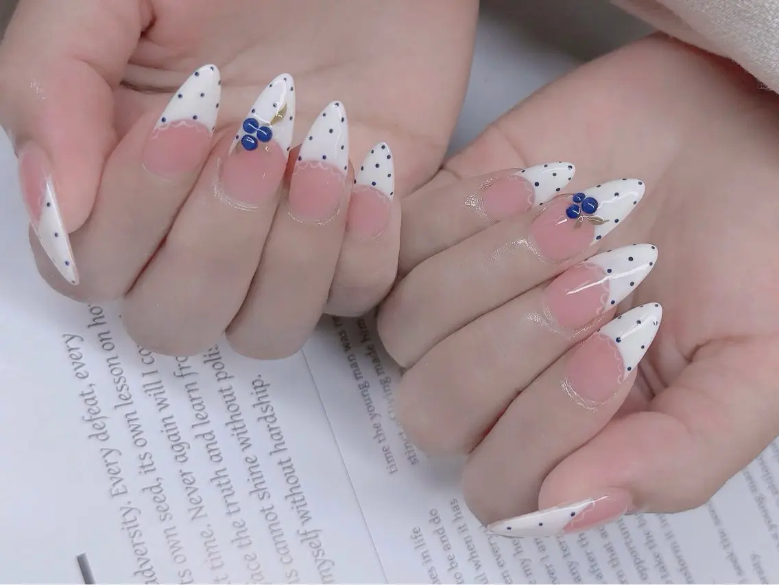 ネイル ハンドネイル Mira Nail Studioのネイルデザイン