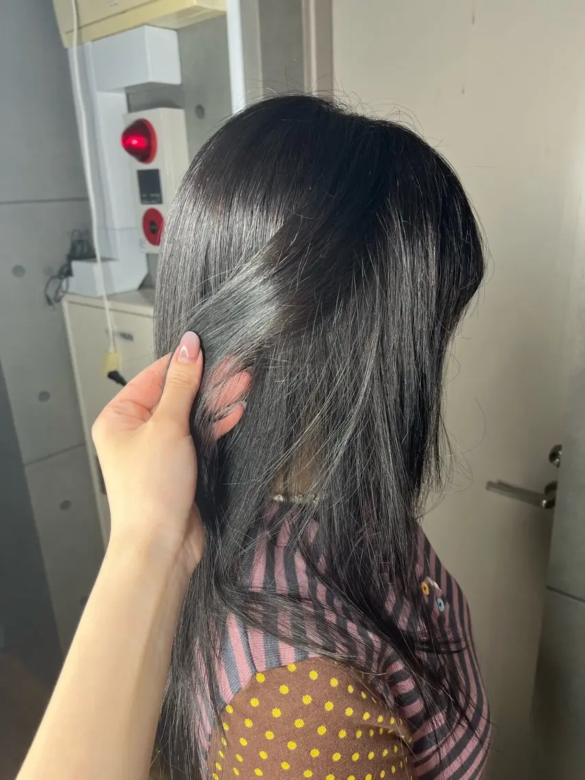 カラー 透明感・艶カラー 🩵miaのヘアスタイル