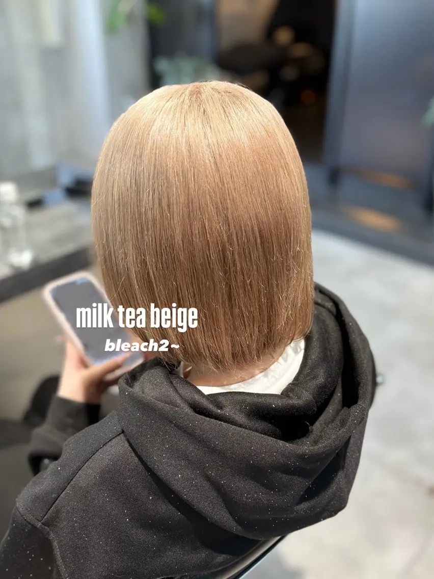 ショート カラー ベージュカラー ミルクティーベージュ カット ヘアカラー トリートメント ゆな🎀ハイトーン /レイヤーのヘアスタイル