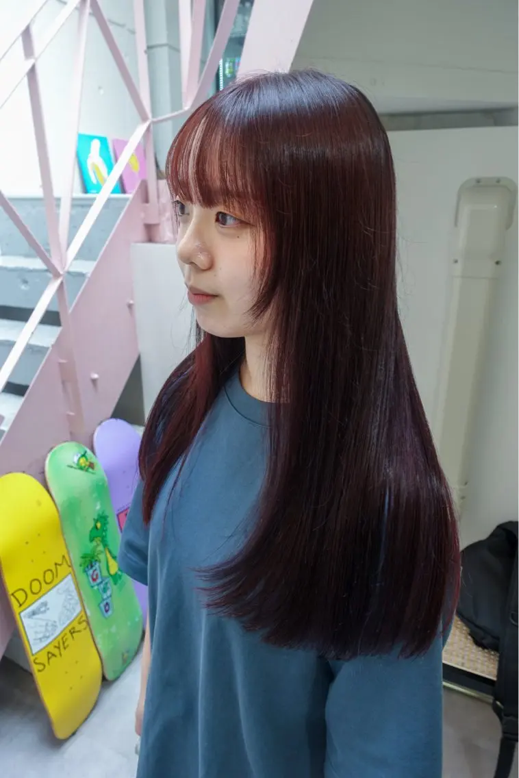 ロング カラー レッドカラー カット ヘアカラー 🩵izu 🩵のヘアスタイル