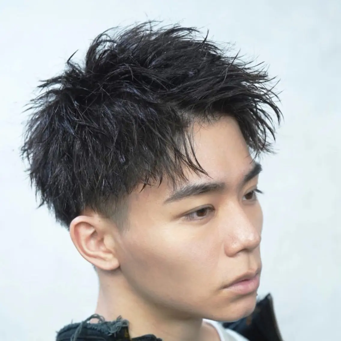 ショート メンズ メンズパーマ ショートヘア カット 港南台短髪特化 フェザーパーマのヘアスタイル