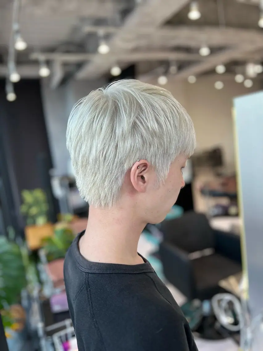 カラー SALOWIN栄 高須大貴のヘアスタイル