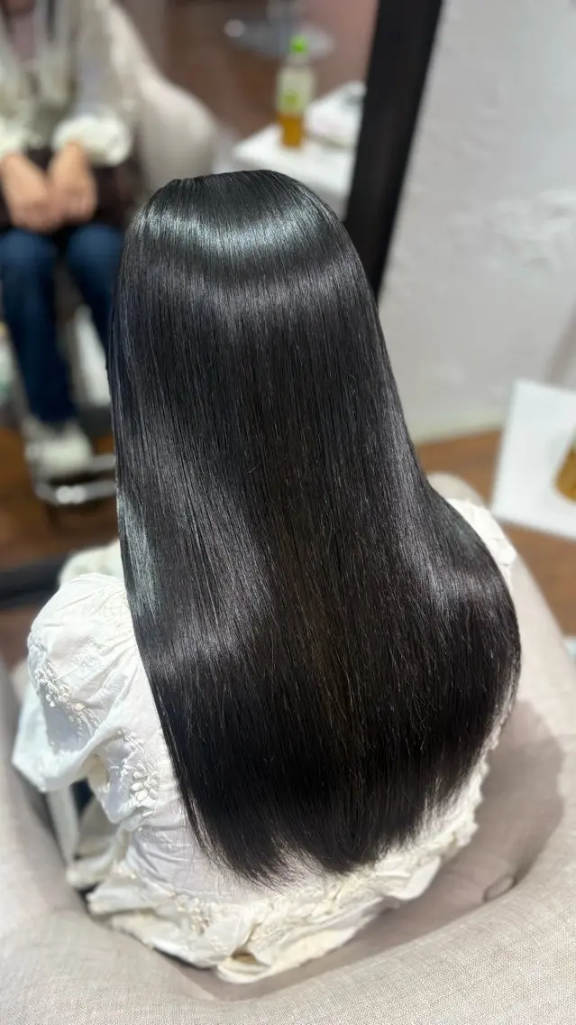 セミロング 縮毛矯正 岡本 愛梨のヘアスタイル