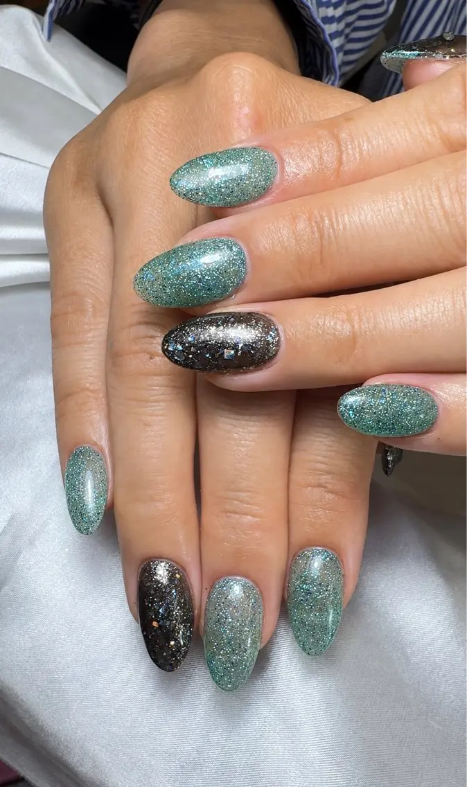 ネイル チークネイル 長さ出し フットネイル ジェルネイル 卒業式 𝓐𝓷𝓻𝓲 XiinhNailのネイルデザイン