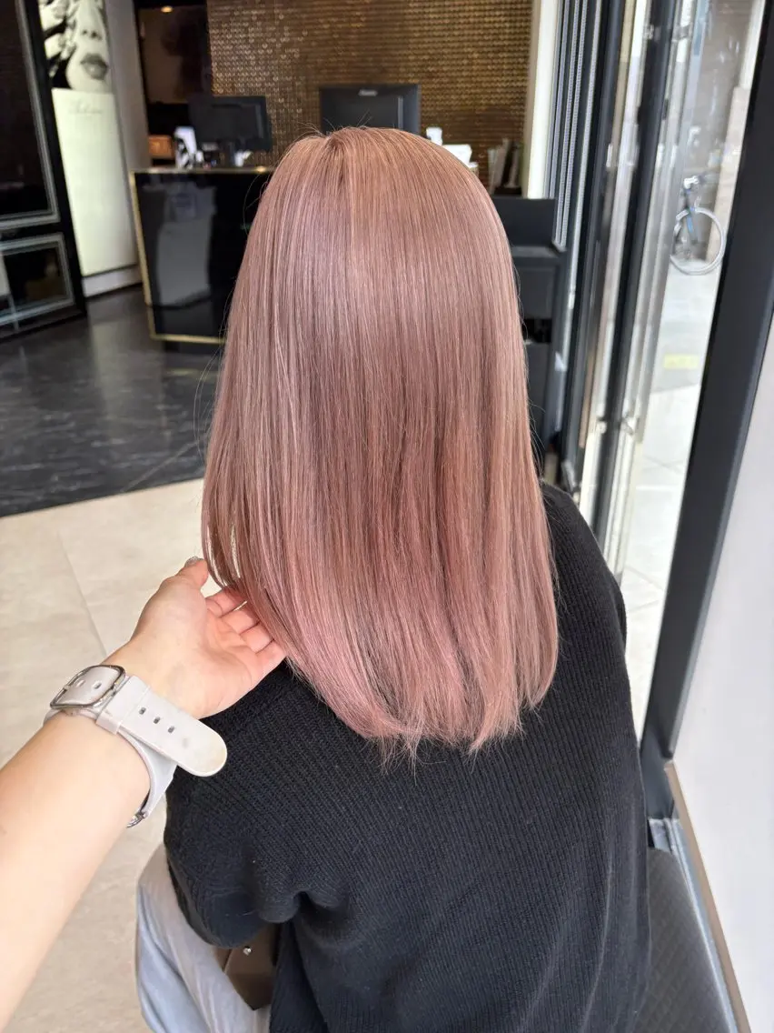 ミディアム 山岸 朱里のヘアスタイル