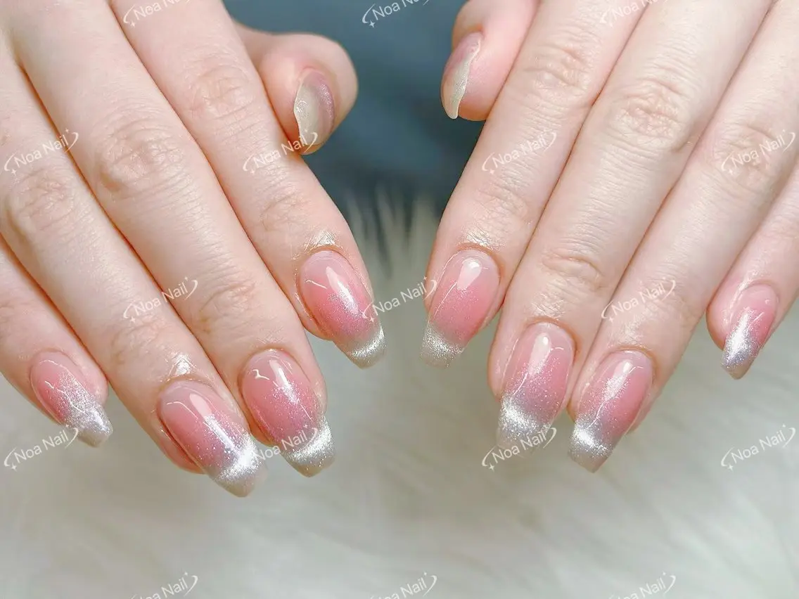 ネイル フレンチネイル グラデーション 韓国ネイル マグネットネイル 持ち込み ハンドネイル Noa Nailのネイルデザイン