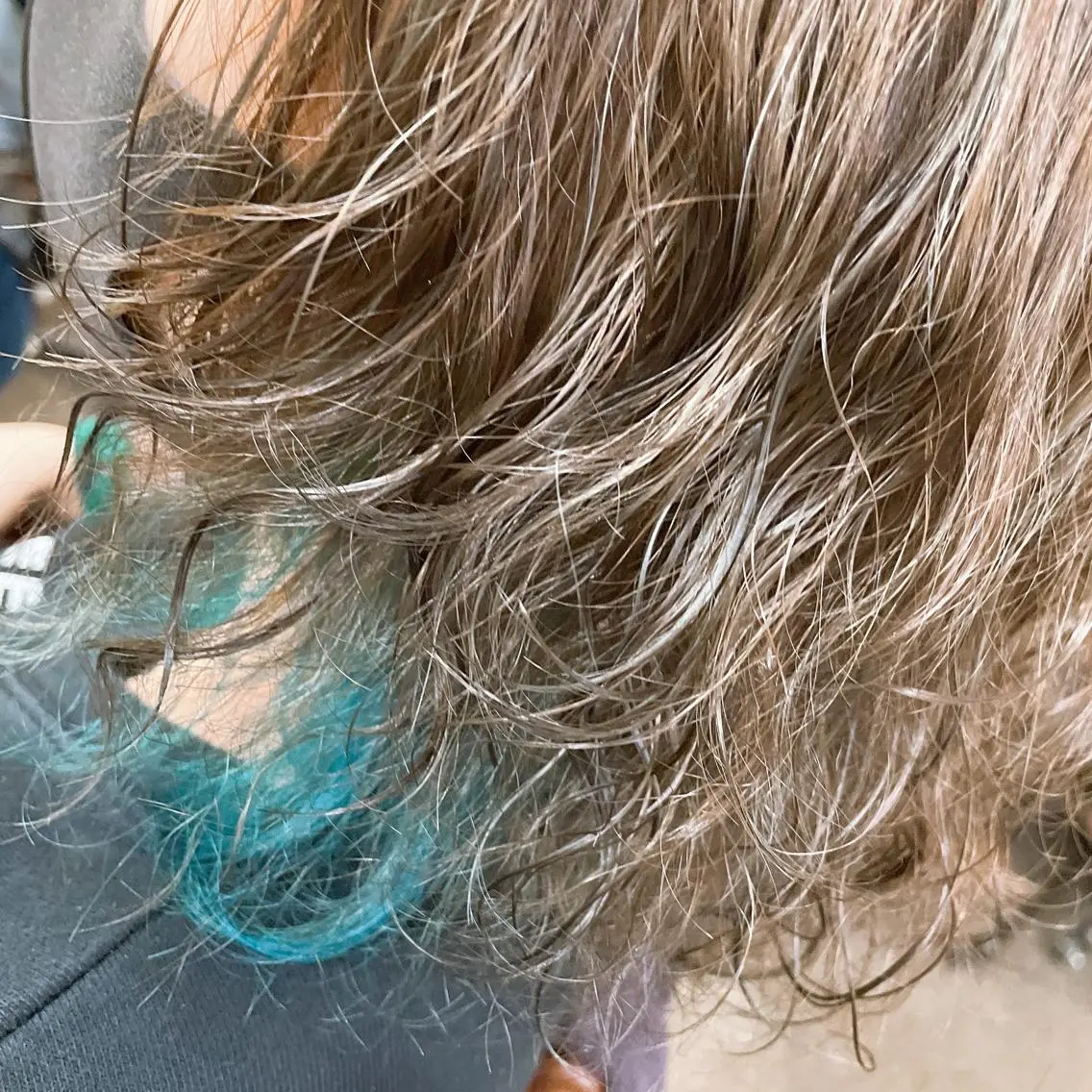 カラー EYEstylist ·ai MOERIのマツエク・マツパデザイン