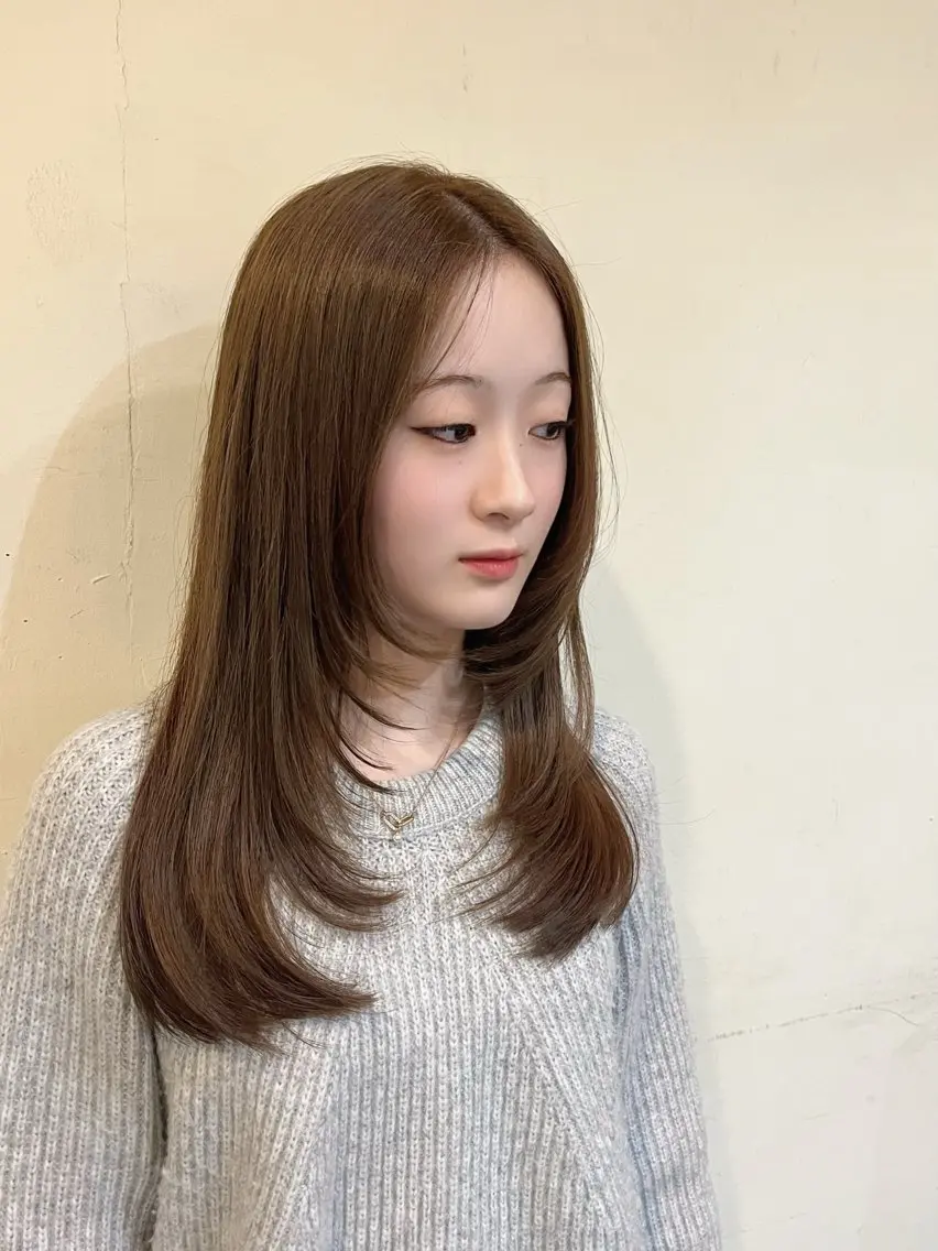 セミロング カラー 松原 樹里のヘアスタイル