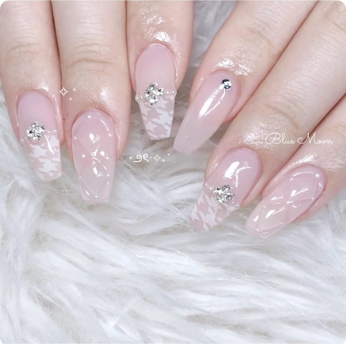 ネイル ハンドネイル フットネイル ハンドケア nail salon Blue Moonのネイルデザイン