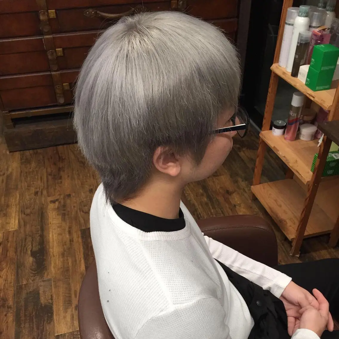 ショート カラー メンズ シルバー カット ヘアカラー 香川 裕基のヘアスタイル