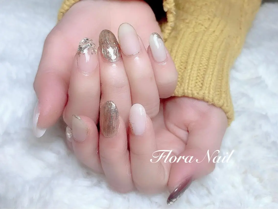 ネイル アートネイル ラメ(グリッター) ミラーネイル ニュアンスネイル Flora Nail 【フローラ ネイル】のネイルデザイン