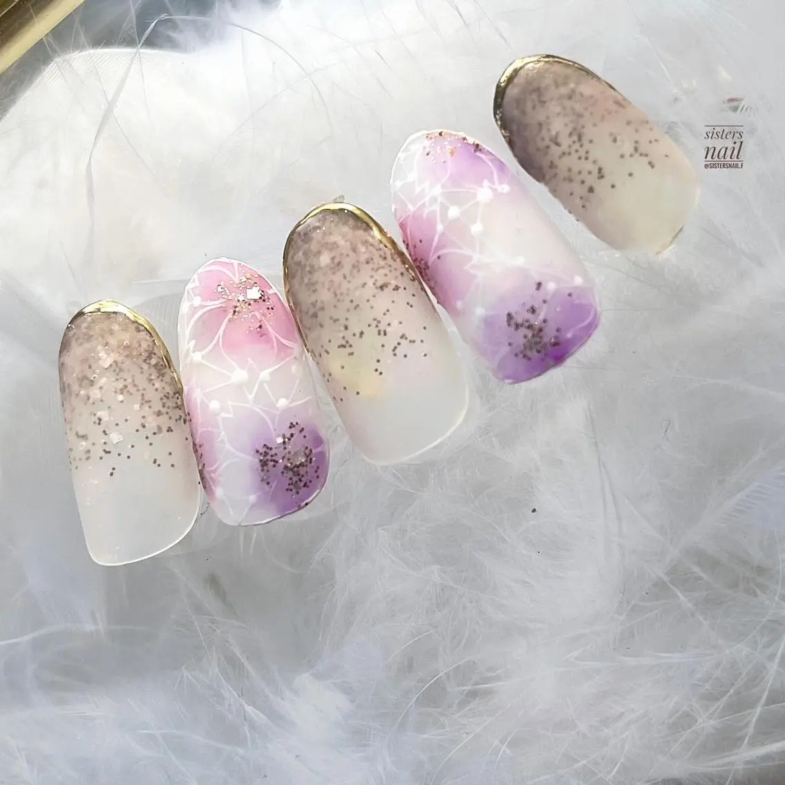 ネイル アートネイル 桜ネイル フラワーネイル ジェルネイル ゴールド sisters nail.fのネイルデザイン