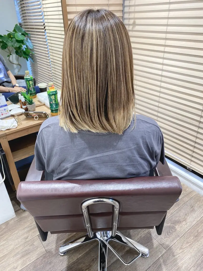 セミロング カラー ヘアカラー トリートメント ハイライト⭐️上野 高広のヘアスタイル