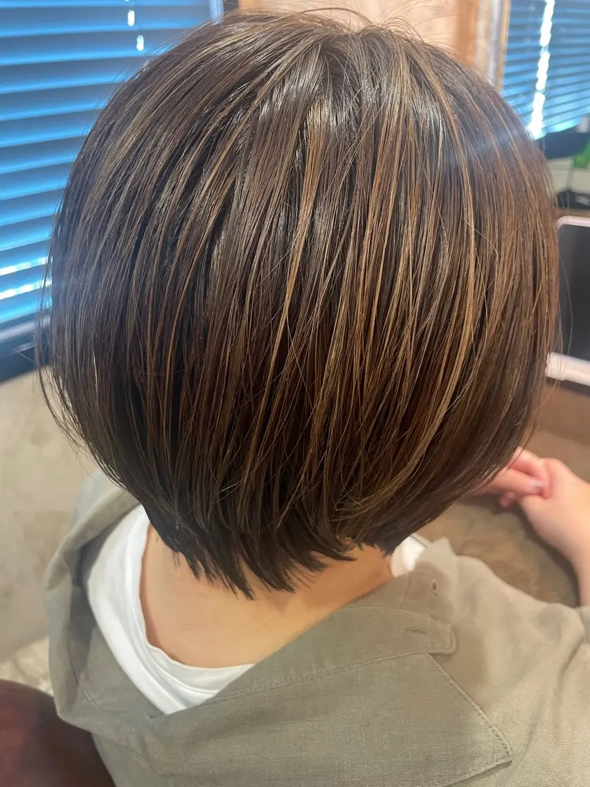 ショート ハイライト カット ヘアカラー トリートメント ayane⭐️ボブ・ ショート・パーマのヘアスタイル