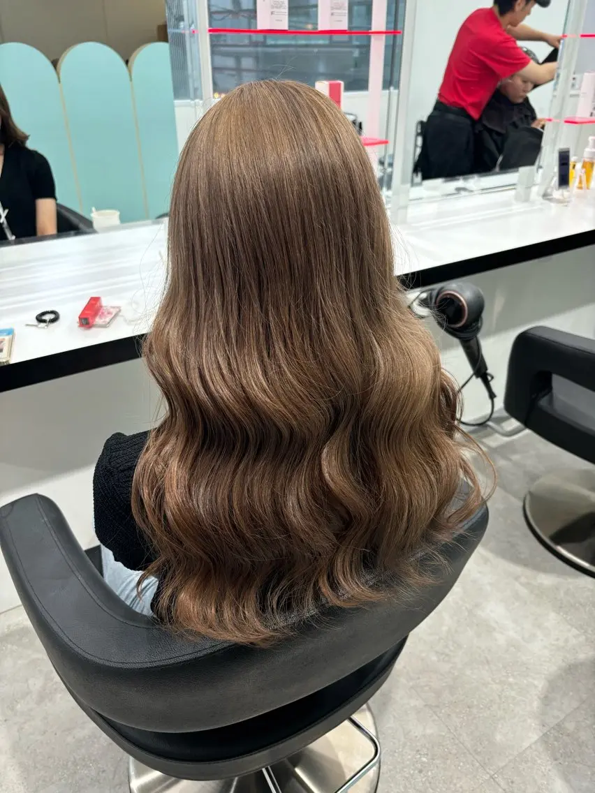 ロング トリートメント 艶髪ハイトーンカラー 渋谷🎀ririkaのヘアスタイル