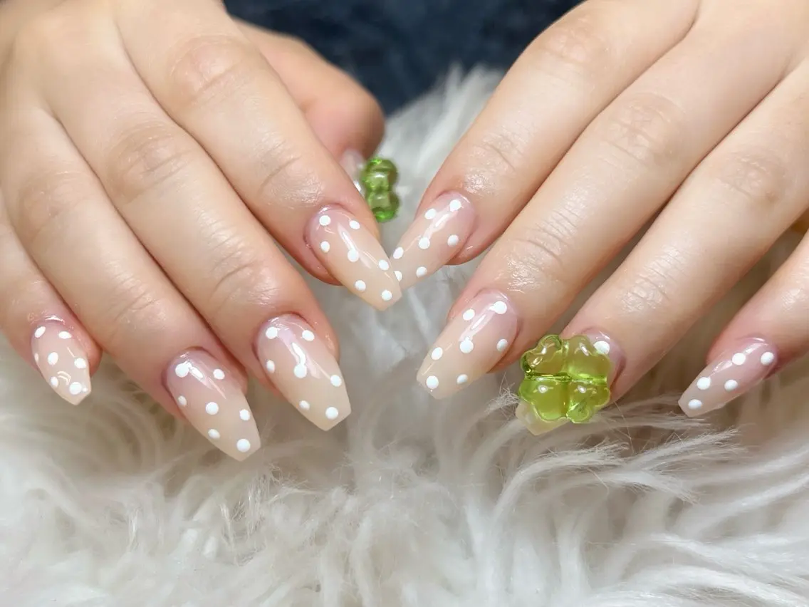 ネイル チークネイル 長さ出し フラッシュネイル ハート キラキラネイル ハンドネイル Kei Nailのネイルデザイン