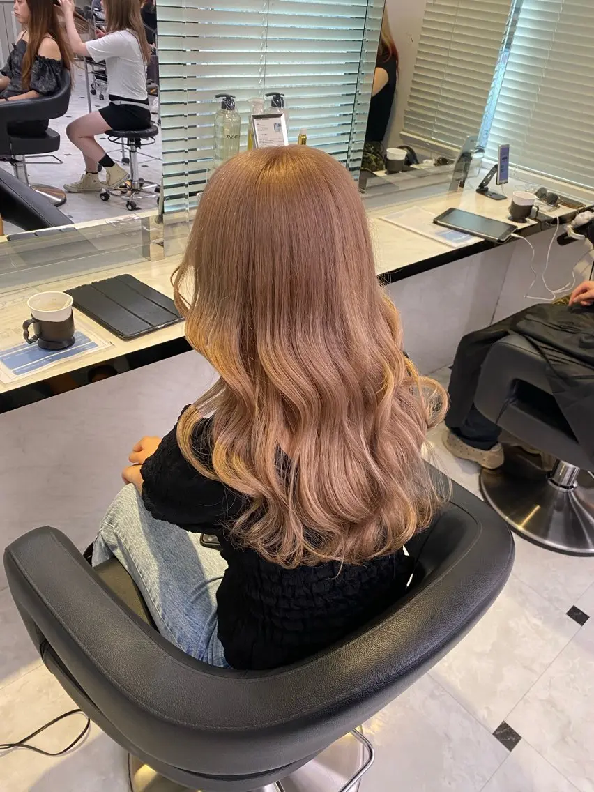 ロング カラー ヘアアレンジ ベージュカラー ヘアカラー 🥀レイヤー×ハイト ーントレンドヘア🥀のヘアスタイル