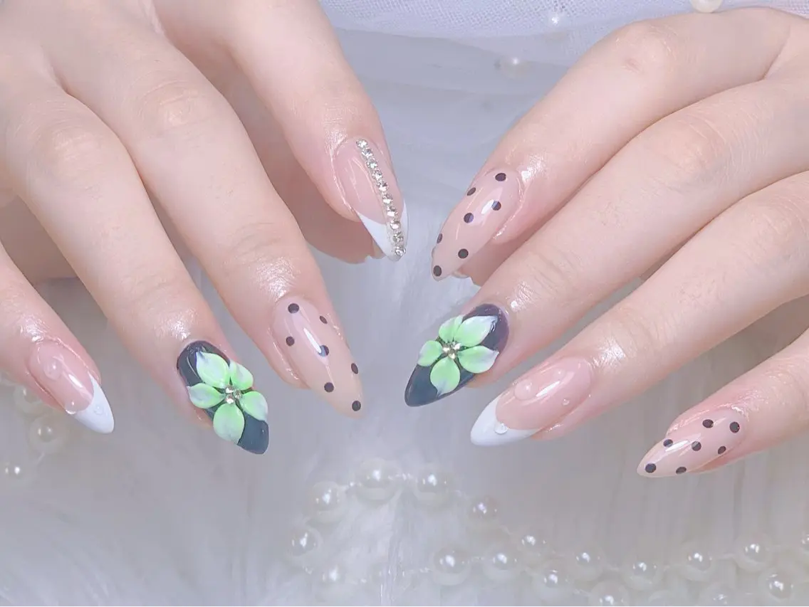 ネイル チークネイル 長さ出し フラッシュネイル フレンチネイル グラデーション ハンドネイル AN NAIL 高田馬場のネイルデザイン