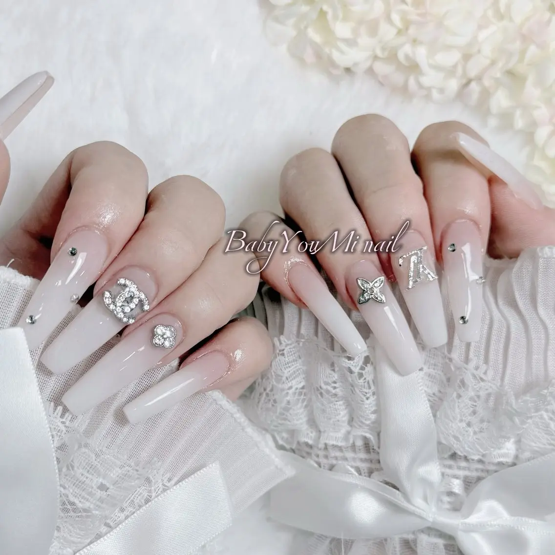 ネイル オーロラネイル チークネイル 成人式 フットネイル フレンチネイル ハンドネイル ハンドケア BabyYouMi nailのネイルデザイン