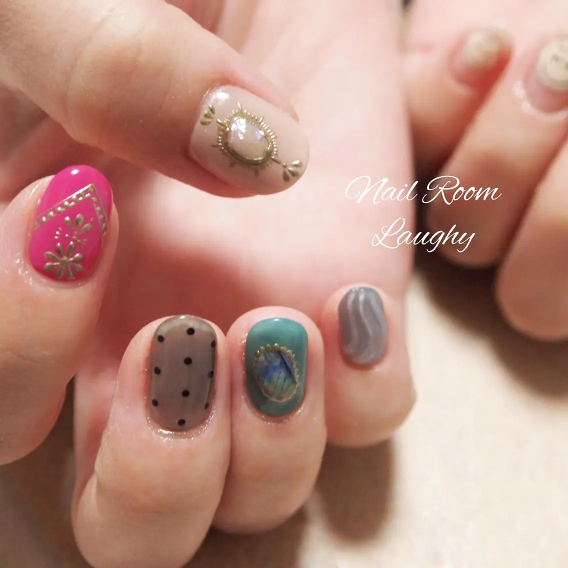 ネイル Nail Room Laughyのネイルデザイン