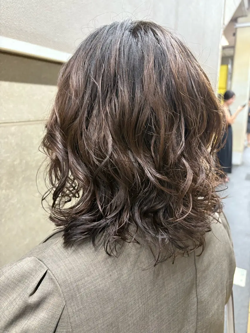 ミディアム パーマ 松井 七瀬のヘアスタイル