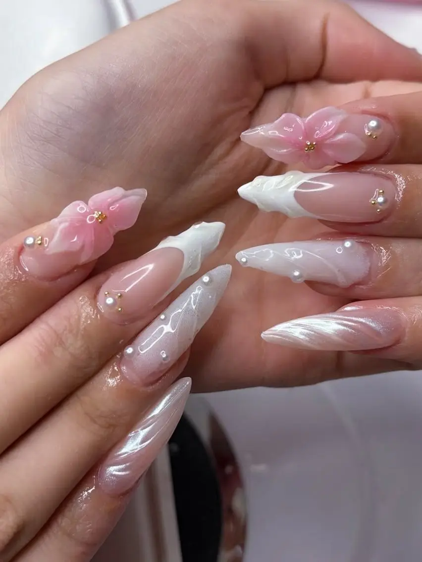 ネイル フレンチネイル ジェルネイル キラキラネイル 韓国ネイル マグネットネイル ハンドネイル ハンドケア Nova Nail _Shinsaiのネイルデザイン