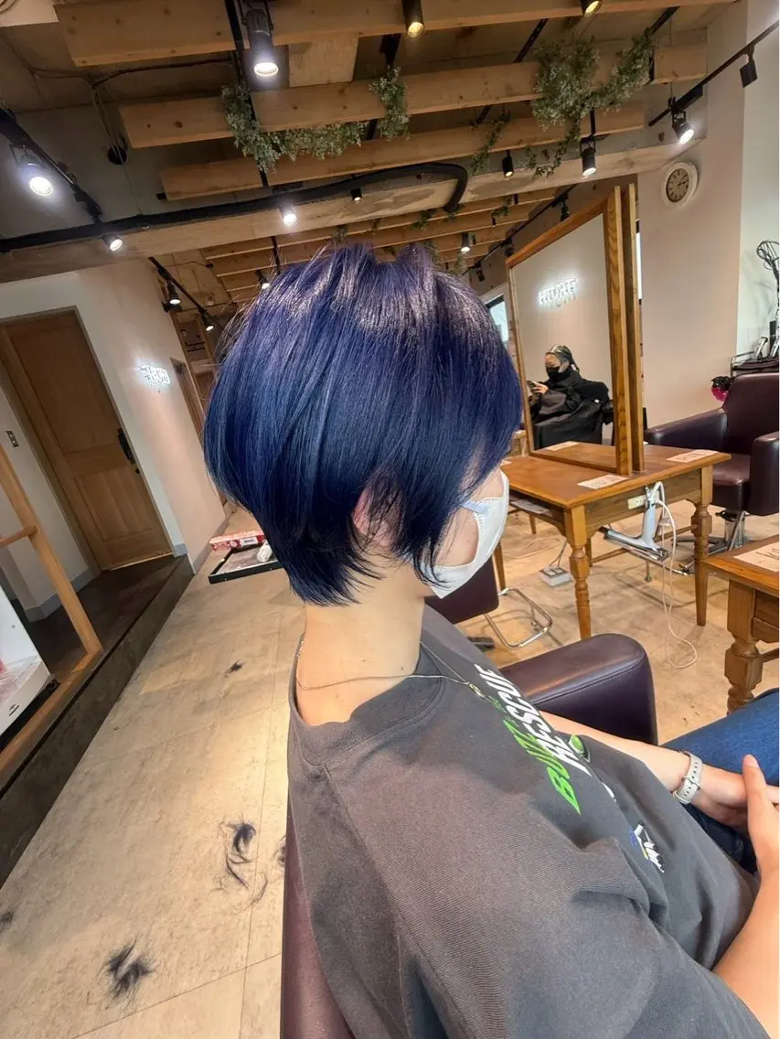 ショート カラー ブリーチ/ 寒色カラー/あれんのヘアスタイル