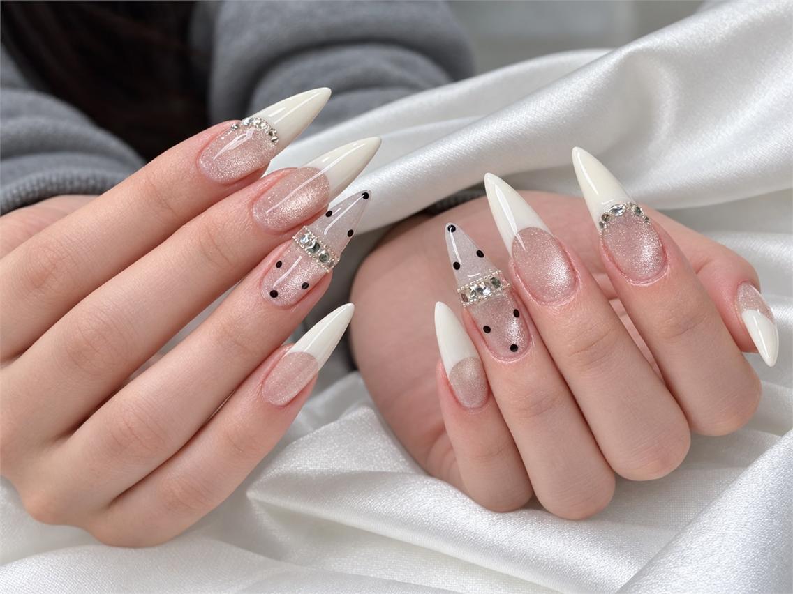 ネイル ドット ロングネイル ピンク ホワイト NAILS 168 大塚のネイルデザイン