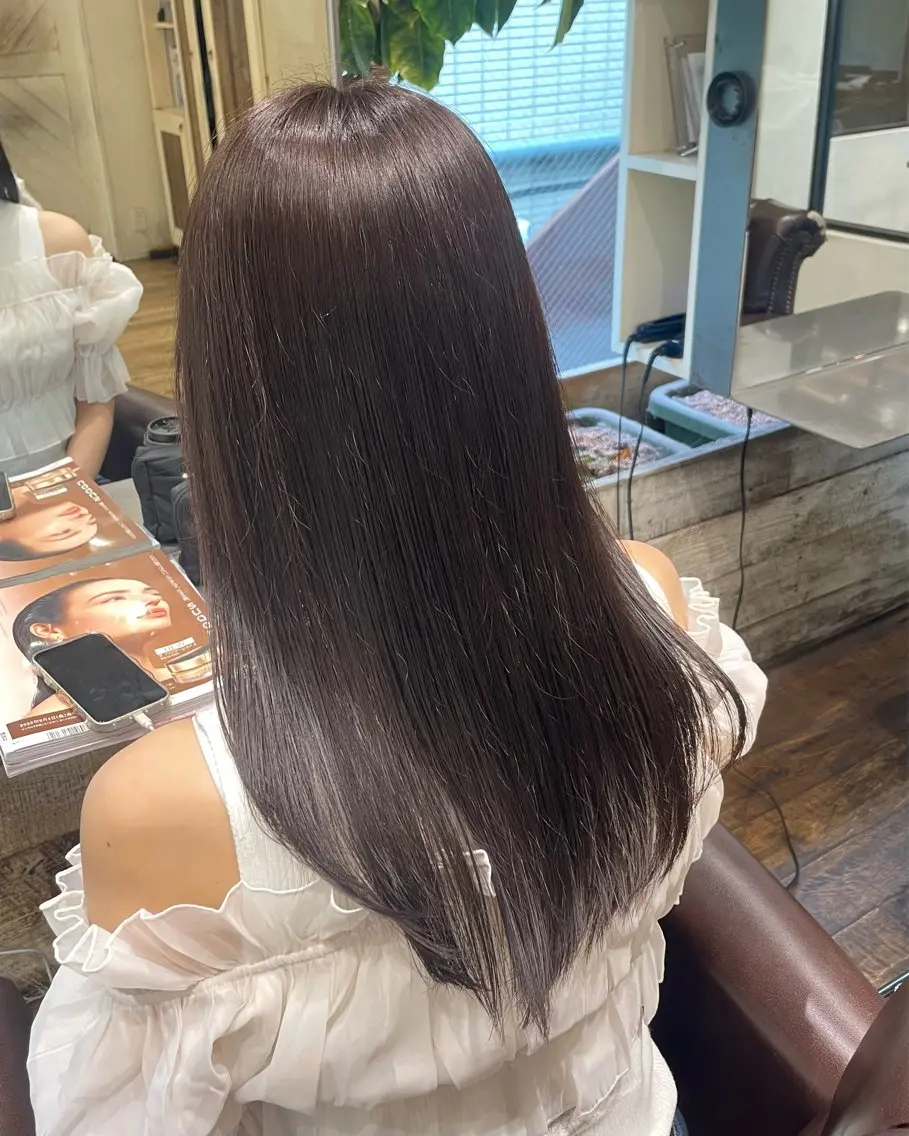 セミロング カラー いさと🩵ᩚ 表参道美容室のヘアスタイル