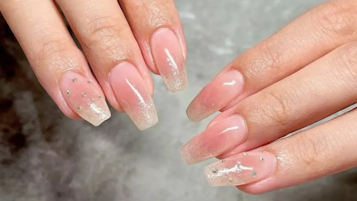 ネイル チークネイル ハンドネイル NAIL_ROOM Rのネイルデザイン