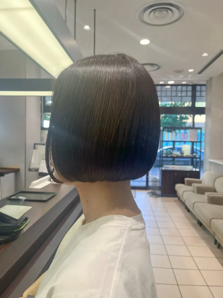ショート ボブ カット ヘアカラー 仲宗根 萌恵のヘアスタイル