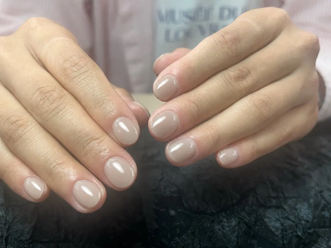 ネイル オーロラネイル フラッシュネイル フラワーネイル フレンチネイル キラキラネイル ハンドネイル 🌟LadyCoCo 🌟プロ ネイリストのネイルデザイン