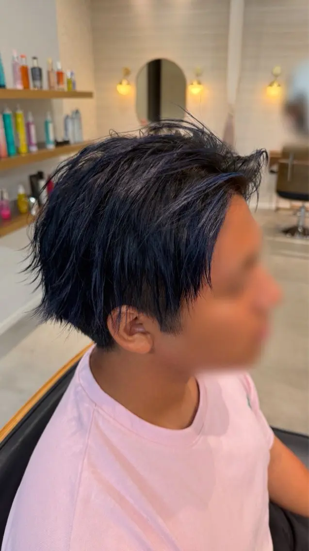 カラー メンズ 黒髪 ブルーカラー ブルーブラック 透明感カラー ネイビーカラー カット ヘアカラー トリートメント 長谷川 紗羅のヘアスタイル