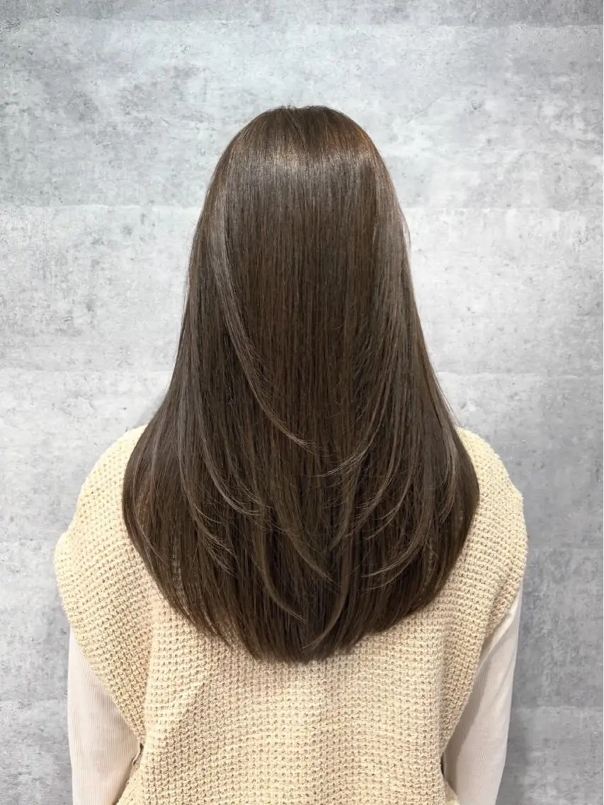 ミディアム カラー ベージュカラー 透明感カラー グレージュ オリーブグレージュ オリーブグレー ヘアカラー FOX 新菜のヘアスタイル