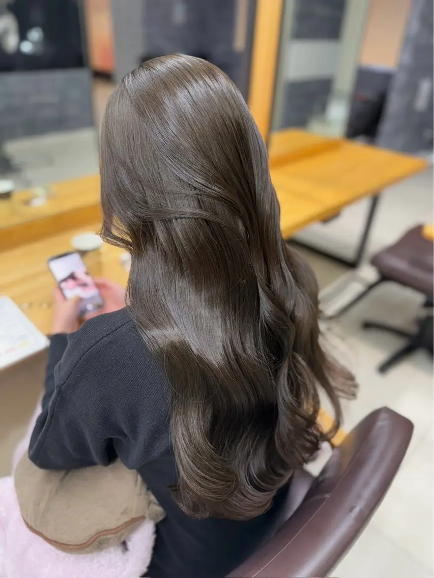 ロング カラー 透明感カラー グレージュ オリーブグレージュ オリーブグレー ヘアカラー 🤍透明感カラー🤍 るなのヘアスタイル
