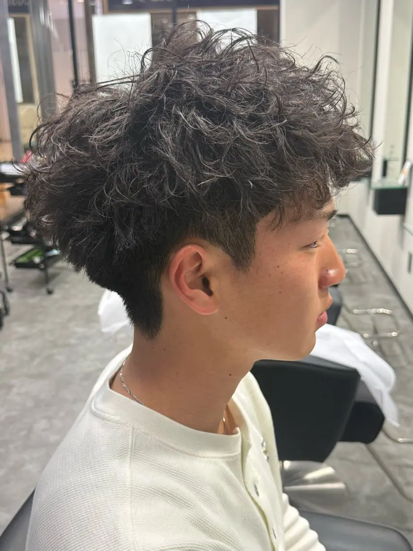 メンズ パーマ 本田 有里のヘアスタイル
