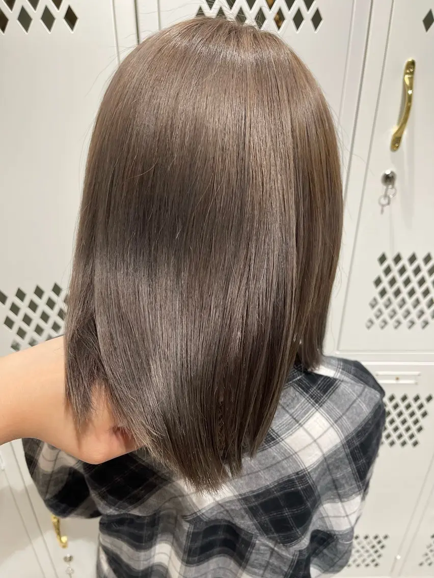 ミディアム カラー グレージュ ヘアカラー トリートメント ヘアセット 🩵ボブ/レイヤー /髪質改善🩵のヘアスタイル