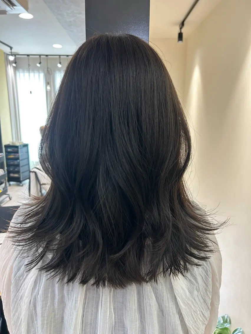 ロング カラー グレージュ オリーブグレージュ オリーブグレー hubhair レイヤー/透明感のヘアスタイル