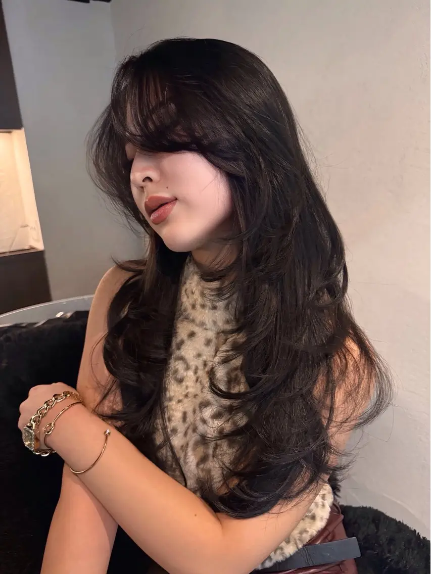ロング レイヤーカット シャギー DEAN ISLA 海外風ヘアサロンのヘアスタイル