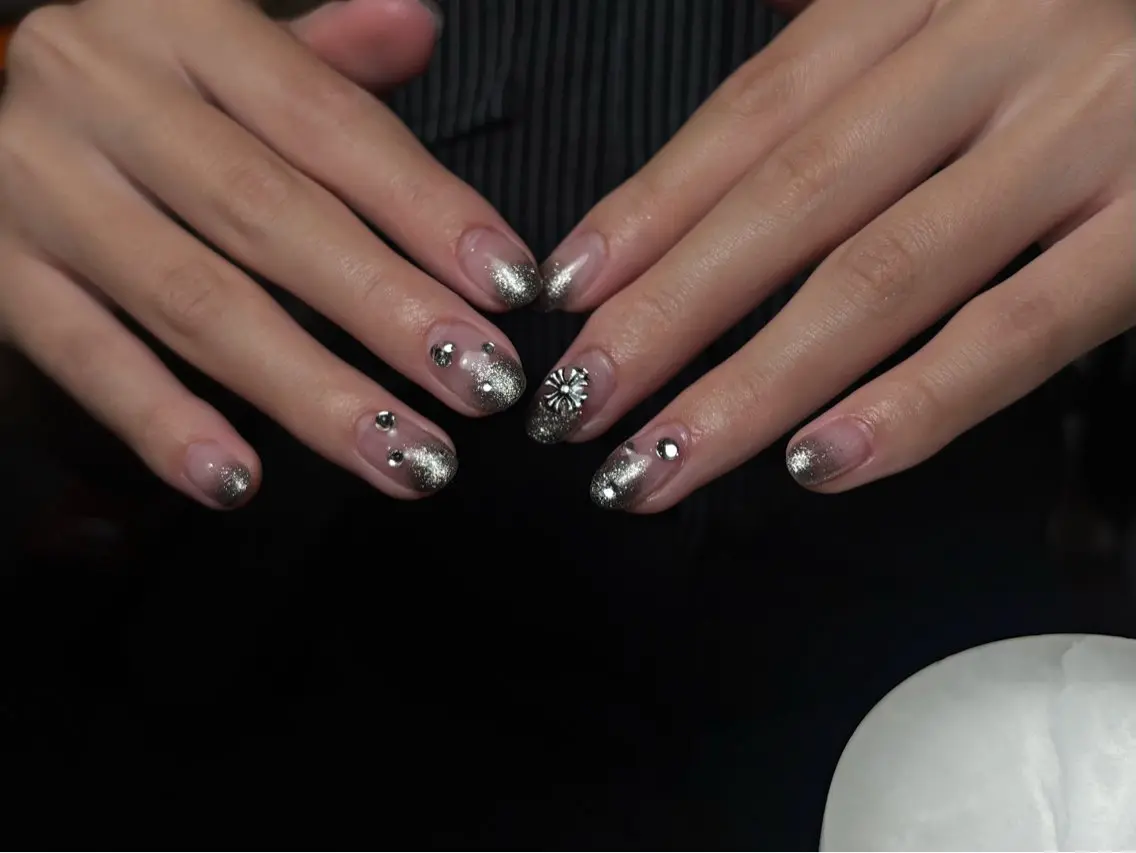 ネイル クリアネイル グラデーション キラキラネイル ラメ(グリッター) ラメグラデーション D.d nail Rinaのネイルデザイン