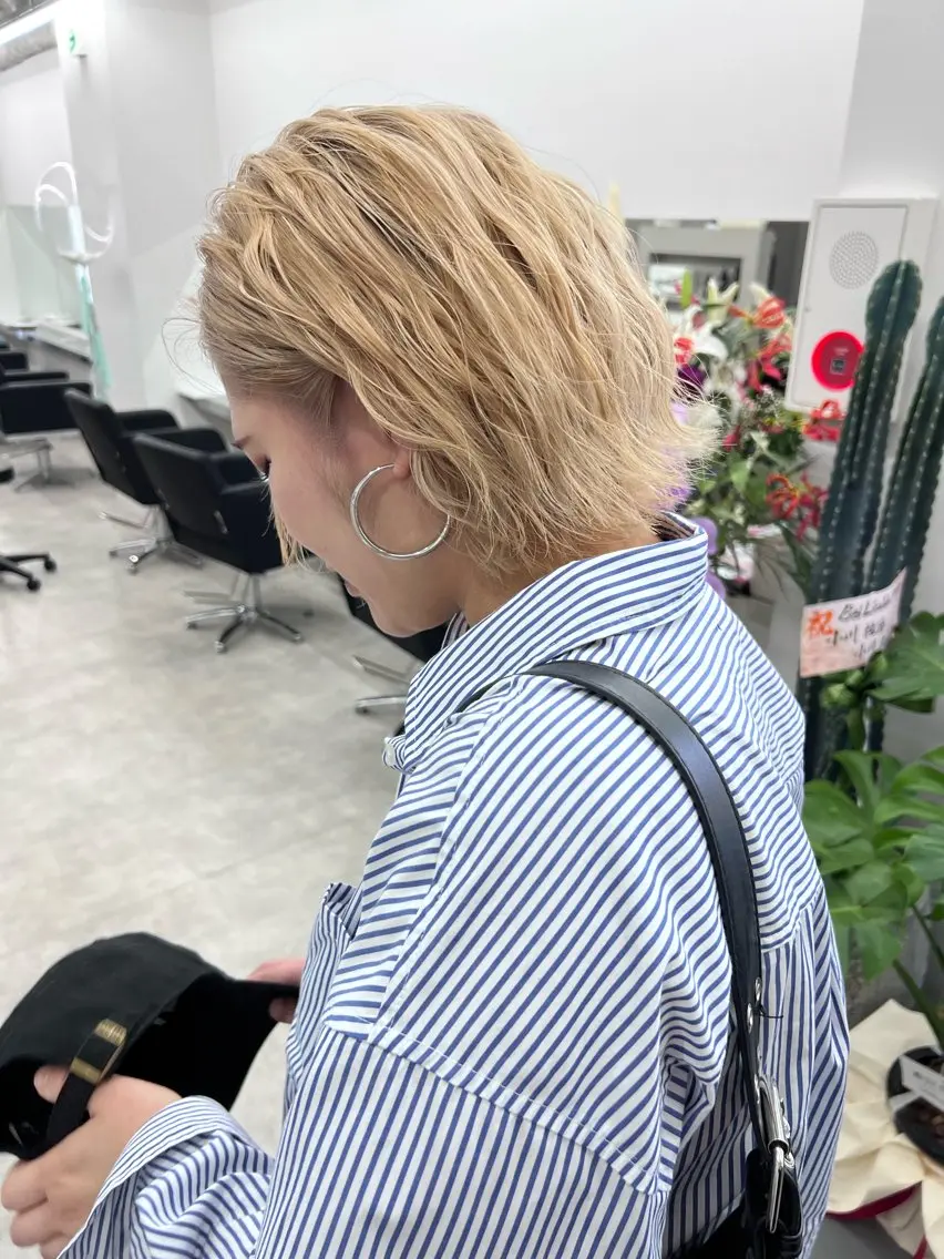 ミディアム カラー ブリーチ ブロンド ハイトーンカラー ヘアカラー ベイリコルド　アトリ 店長　宮城一真のヘアスタイル