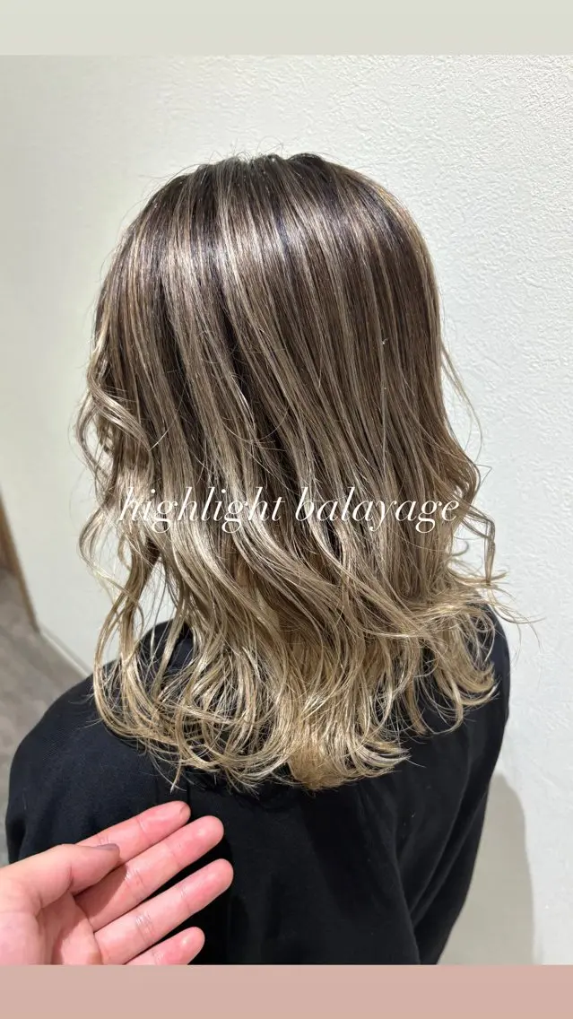 セミロング カラー バレイヤージュ ベージュカラー グレージュ ハイライトカラー ミルクティーベージュ ヘアカラー トリートメント 大宮/バレイヤージュ 髪質改善/澤田隆誠のヘアスタイル