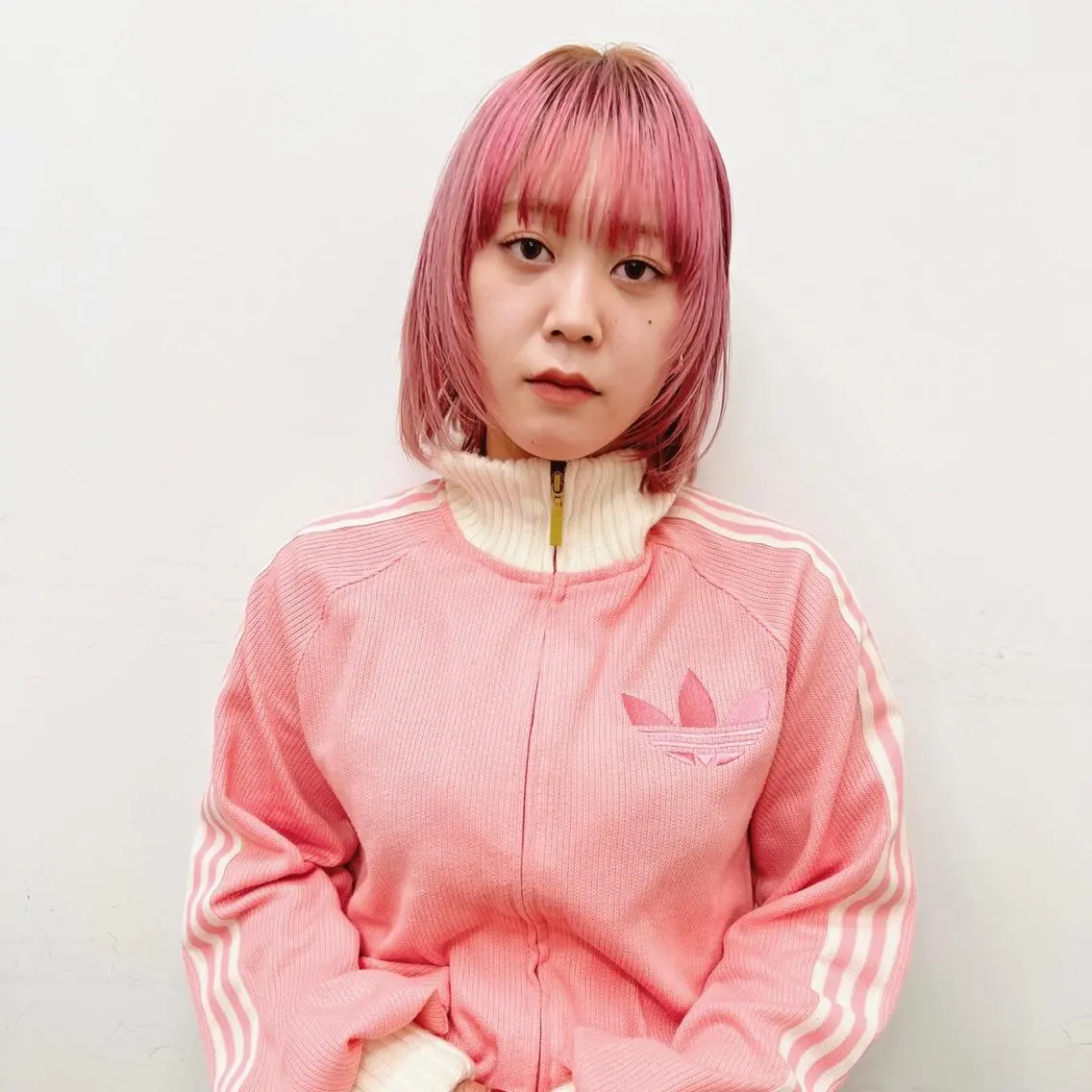 ショート カラー ピンクカラー クロスパーマ× 透明感カラー✂︎のヘアスタイル