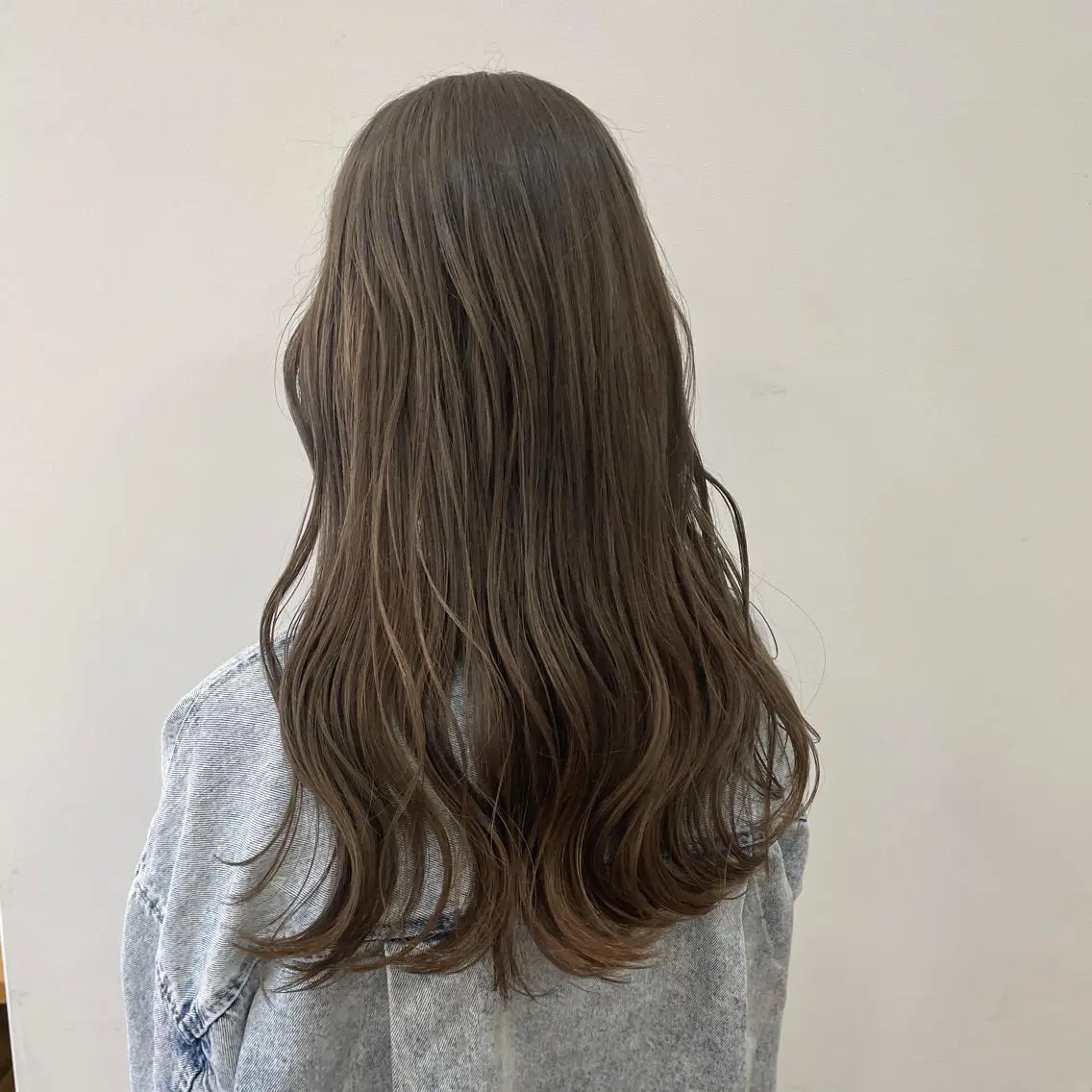 ロング 河口 友里のヘアスタイル