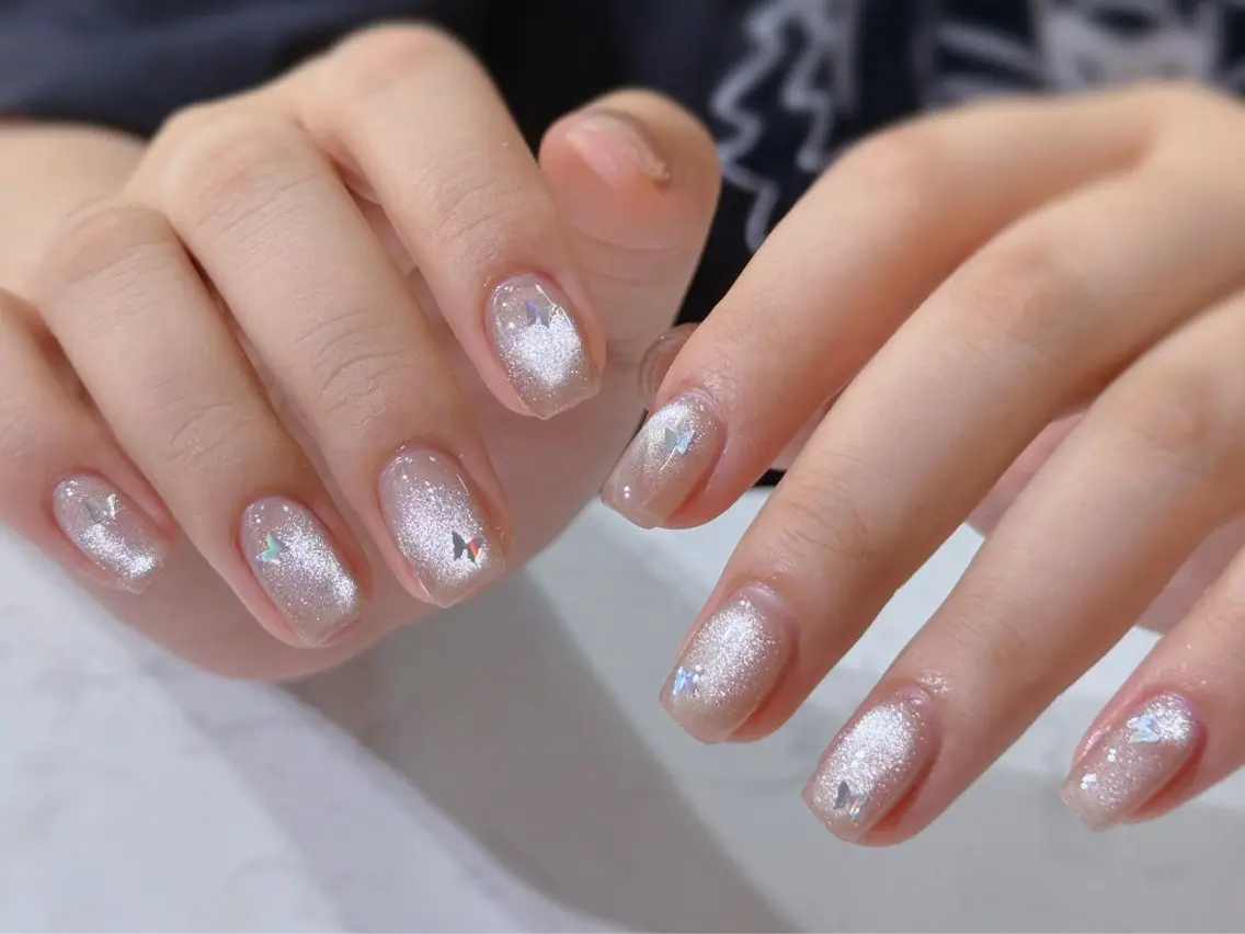 ネイル オーロラネイル 長さ出し フットネイル 韓国ネイル ラメ(グリッター) ハンドネイル 👍thumbs up nail👍のネイルデザイン