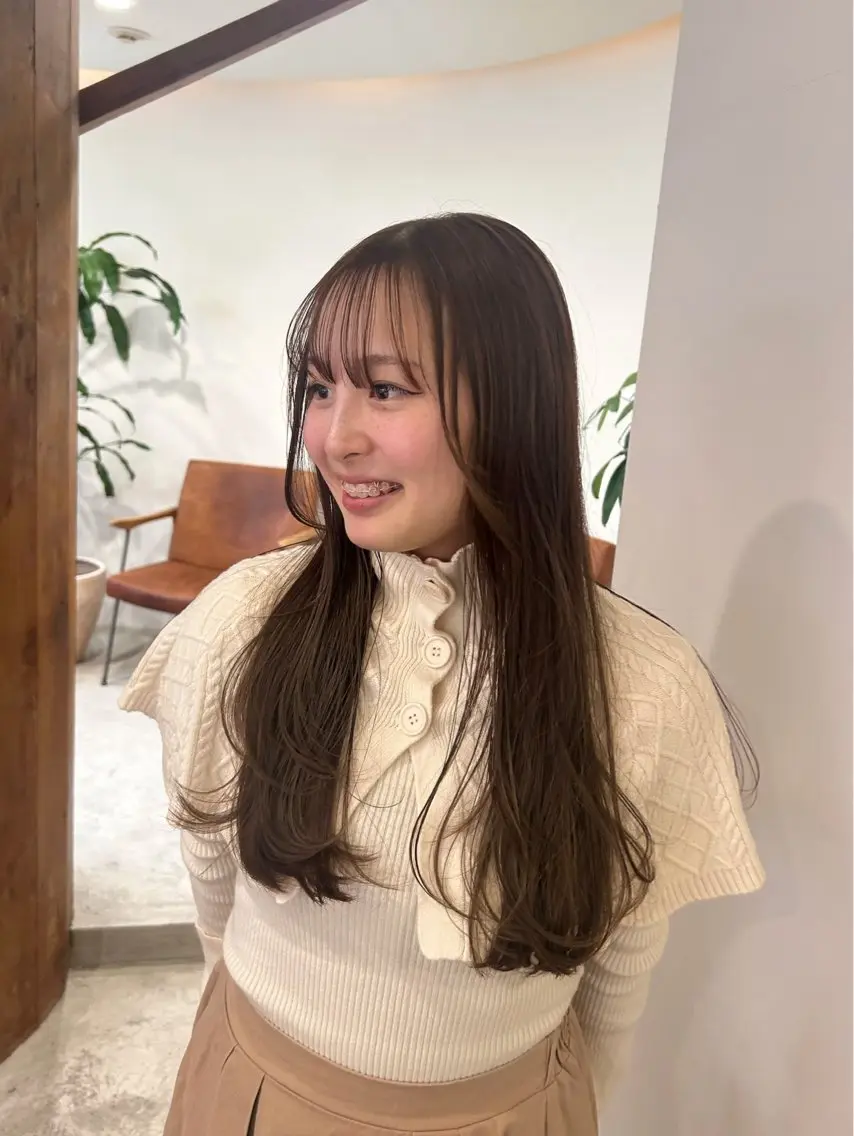 ロング カラー ベージュカラー オリーブベージュ 顔まわりレイヤー 顔周りカット レイヤーカット nana/ボブ/ レイヤー/梅田のヘアスタイル