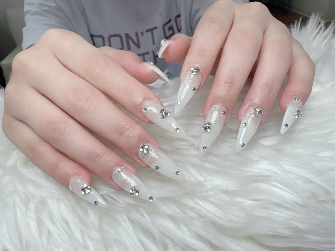 ネイル フレンチネイル 韓国ネイル マグネットネイル ニュアンスネイル オフィスネイル ハンドネイル ハンドケア Hara Nail 【持ち込みOK】のネイルデザイン